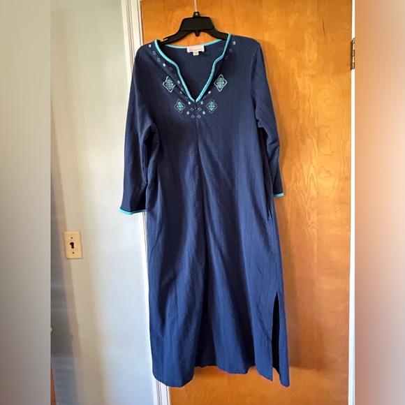 Other - Women’s Stan Herman size medium lightweight robe – half zip-excellent condition
